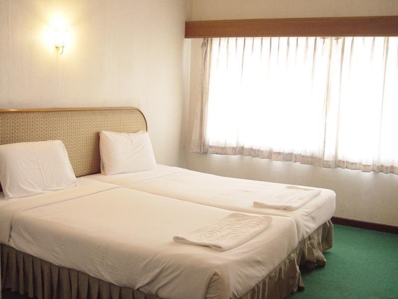 Petchkasem Grand Hotel Surin Bagian luar foto