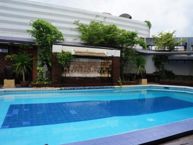 Petchkasem Grand Hotel Surin Bagian luar foto